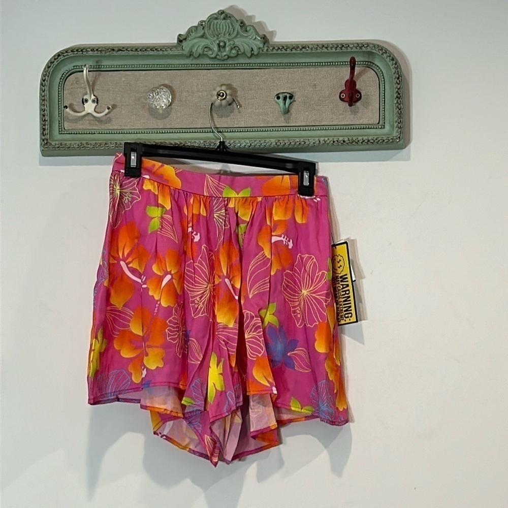 Brand new BruceGlen Tiki Floral Printed Shorts pink